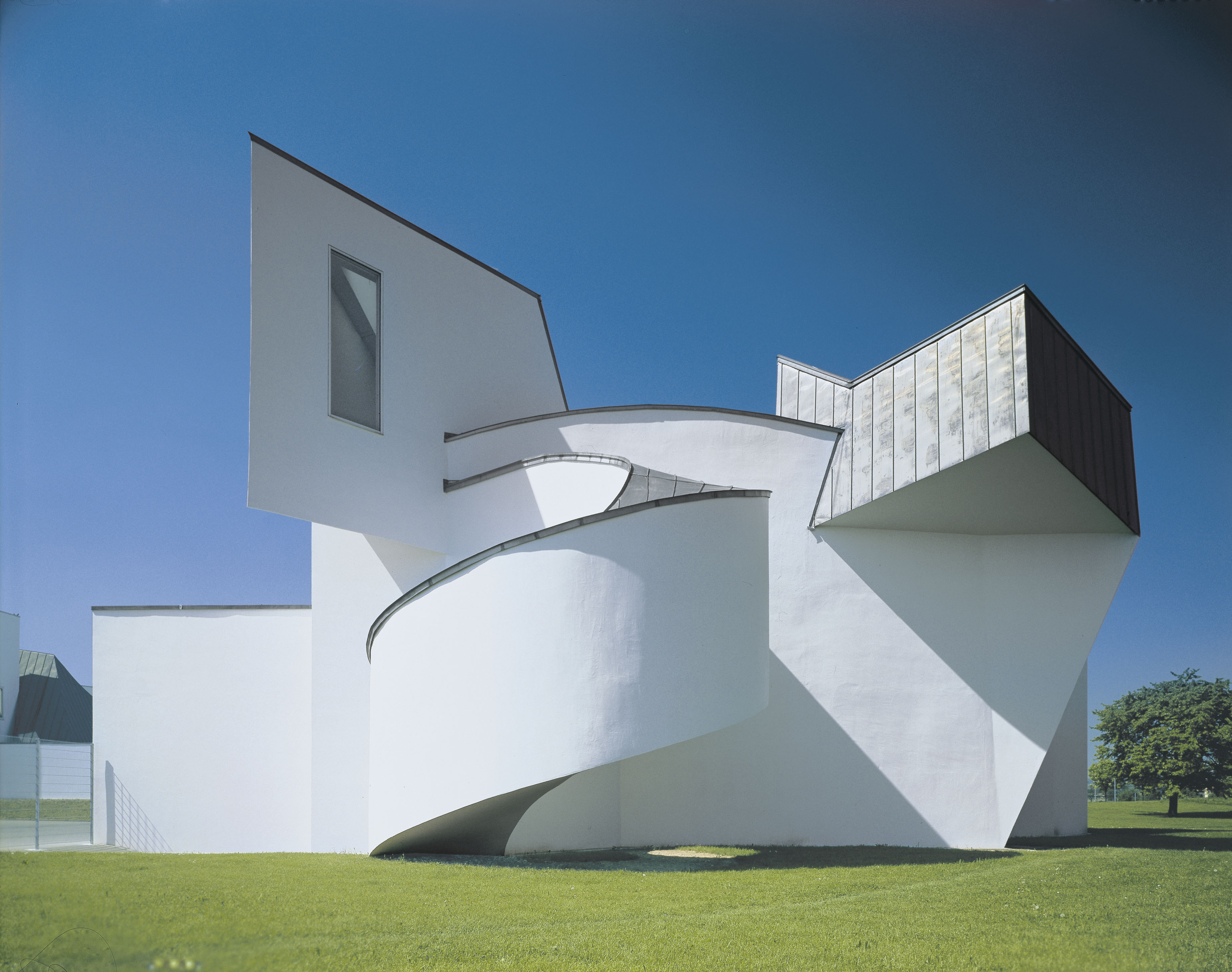 05 Vitra%20Design%20Museum %20Frank%20Gehry %201989 