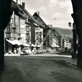 View through the Black Gate onto the Obere Hauptstrasse in Rottweil.