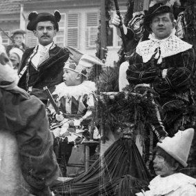 Unbekannter Fotograf, Prinzenwagen mit Kinderbajass, Fotografie 1897.“ Foto: Copyright by Elztalmuseum Unbekannter Fotograf, Prinzenwagen mit Kinderbajass, Fotografie 1897.“ Foto: Copyright by Elztalmuseum