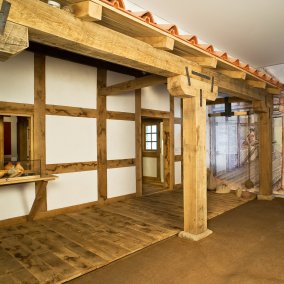 Streifenhausfront mit Porticus Streifenhausfront mit Porticus