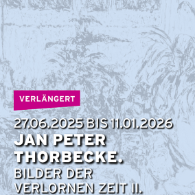 »Jan Peter Thorbecke. Bilder der verlorenen Zeit II.« bis 11.01.2026 im Kunstmuseum Singen | Foto: Bernhard Strauss, © Jan Peter Thorbecke usstellungsansicht mit acht kleinformatigen Zeichnungen links und farbiger großformatiger Zeichnung rechts.